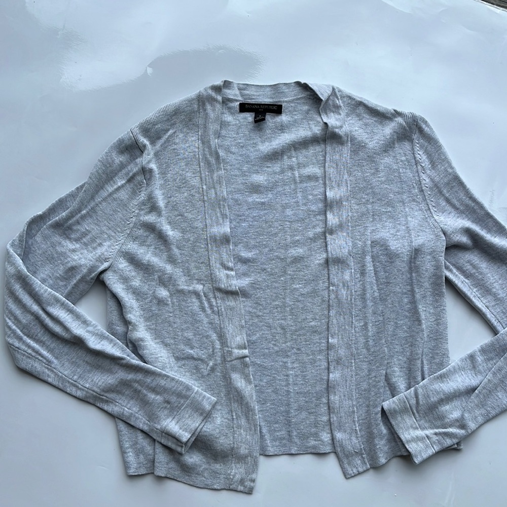 Women’s cardigan lightweight sweater